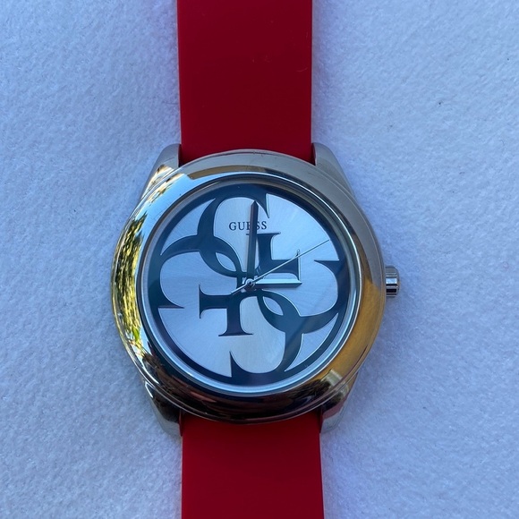 NEW GUESS LADIES SILVER TONE CASE RED SILICONE WATCH - Picture 2 of 4